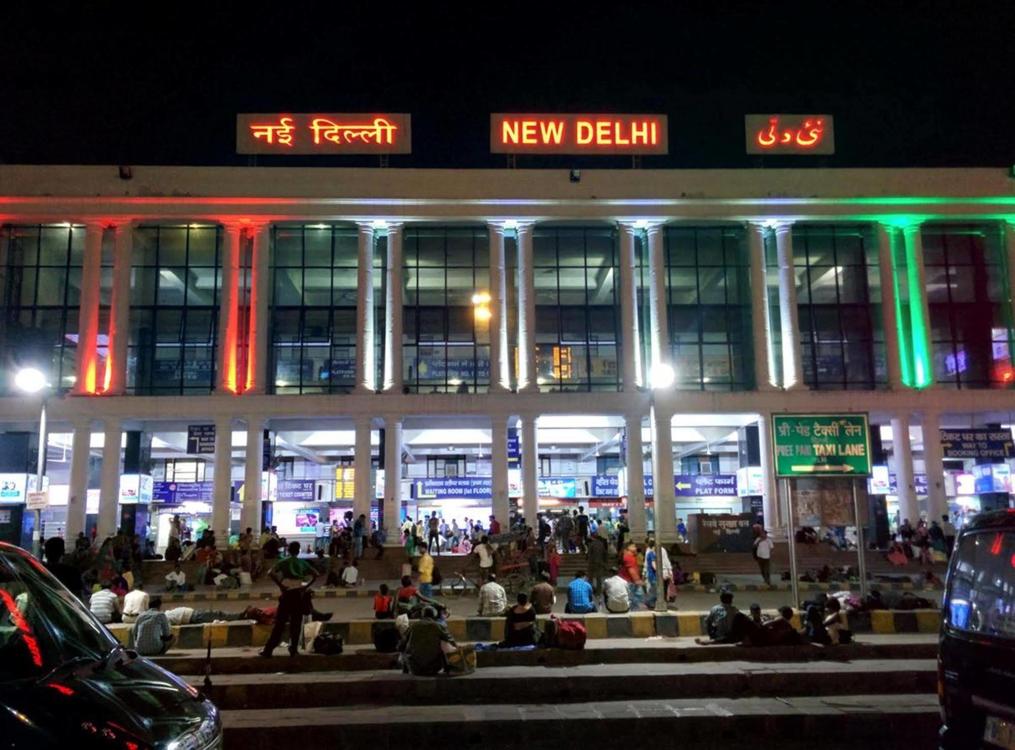 Hotel Delhi 55 @ New Delhi Railway Station Nova Deli Exterior foto